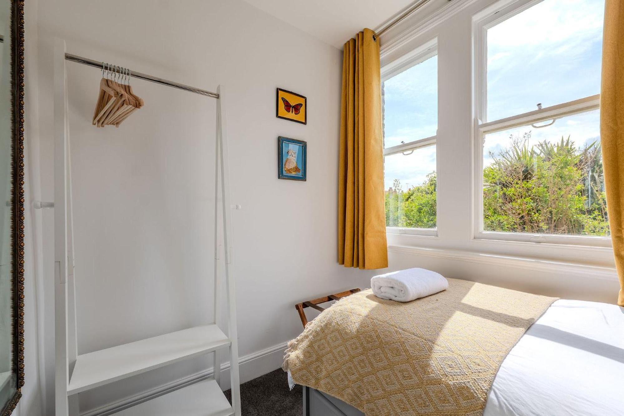 The Lynton Lookout Apartment *