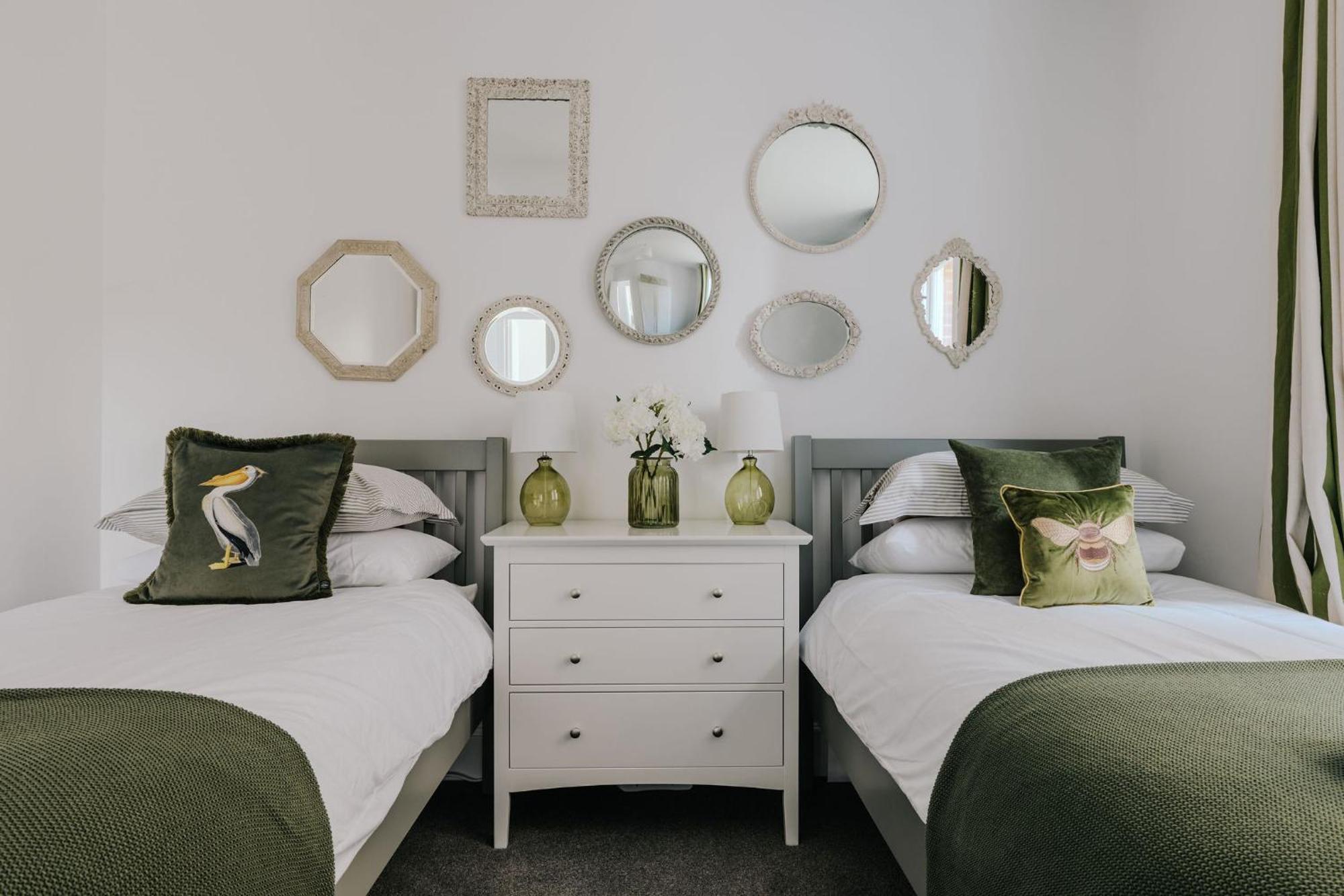 The Lynton Lookout Apartment